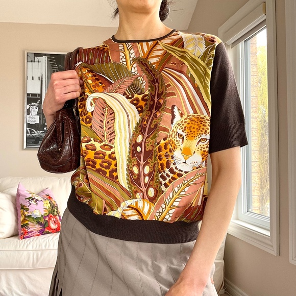 Leopard/jungle print silky front knit short sleeve top - Picture 7 of 15